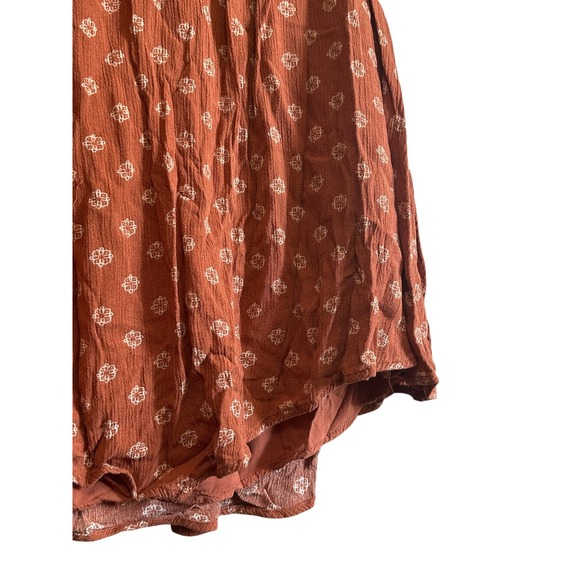 Daytrip Womens Tank Top Rust Floral Print V Neck Sleeveless Casual Blouse - Picture 2 of 5